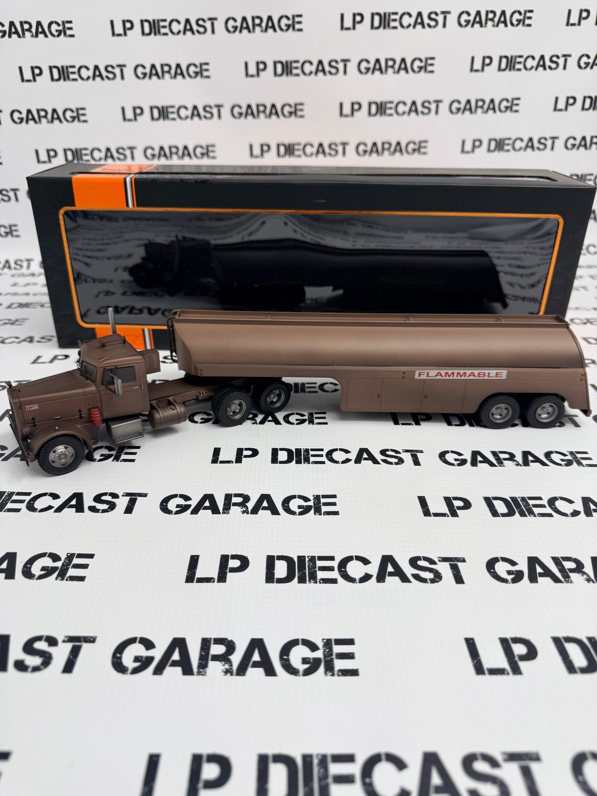 IXO Models 1955 Peterbilt 281 Tanker Truck Trailer DUEL Movie 1:43 Diecast