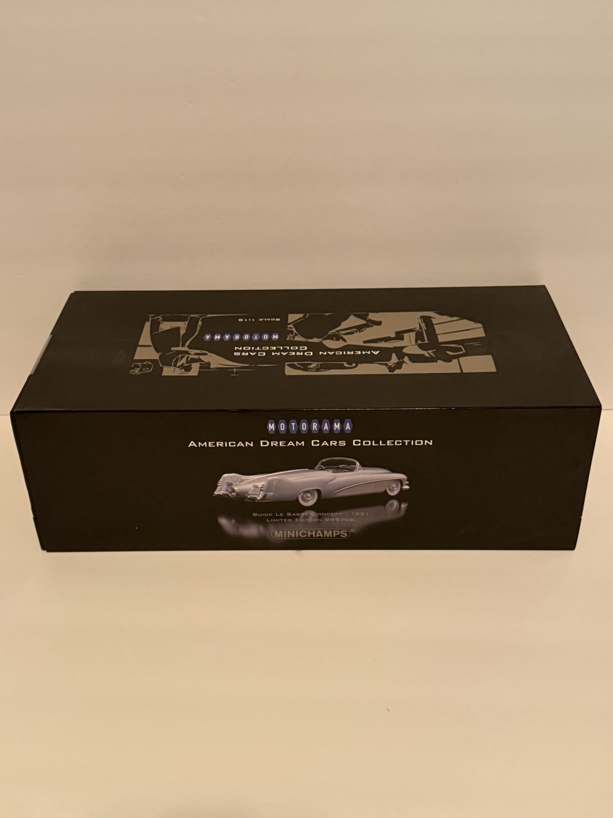 1/18 1951 Buick Le Sabre Concept Car 213 / 999 pcs. Minichamps New
