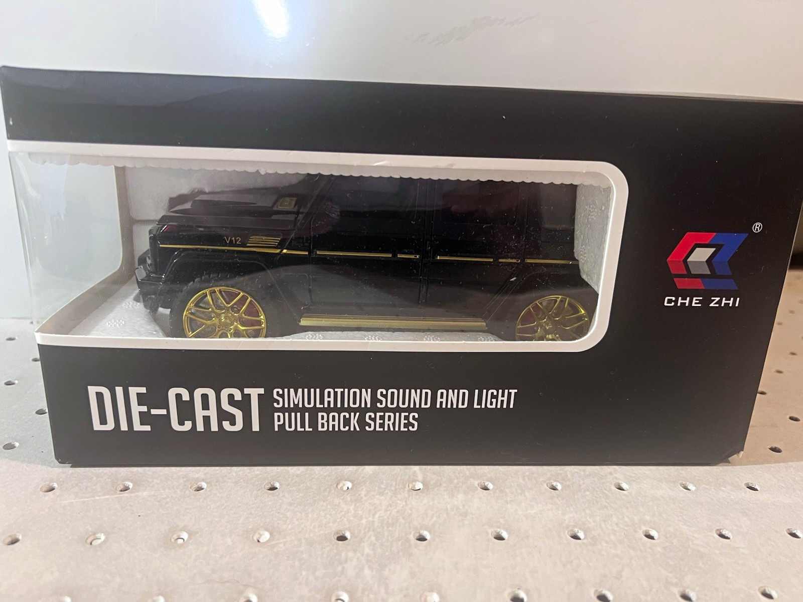 CHE ZHI 1:24 Mercedes-Benz Diecast Car Pull Back Light & Sound Black