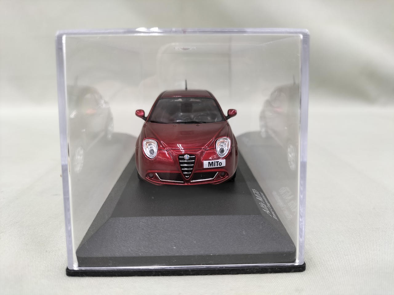 MINICHAMPS Red Metallic Alfa Mito 2009