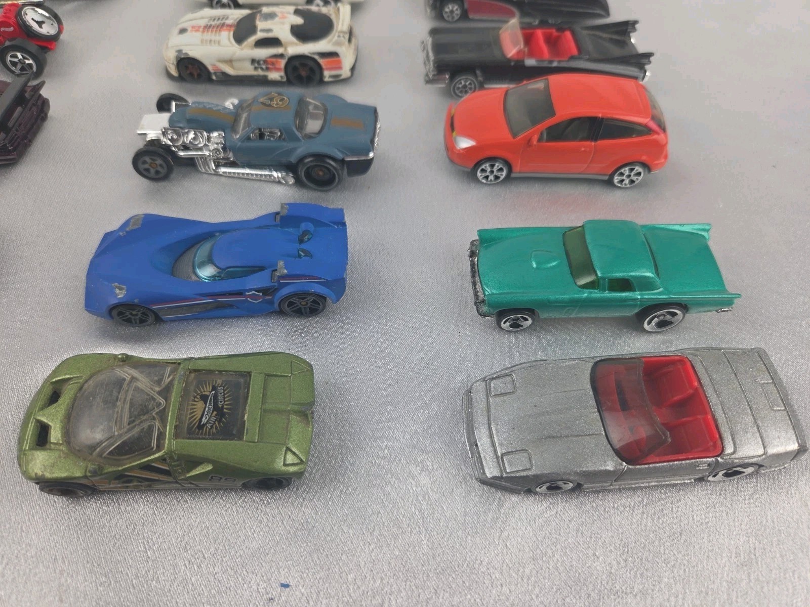Hot Wheels and Matchbox Assorted Years Loose Lot of 32