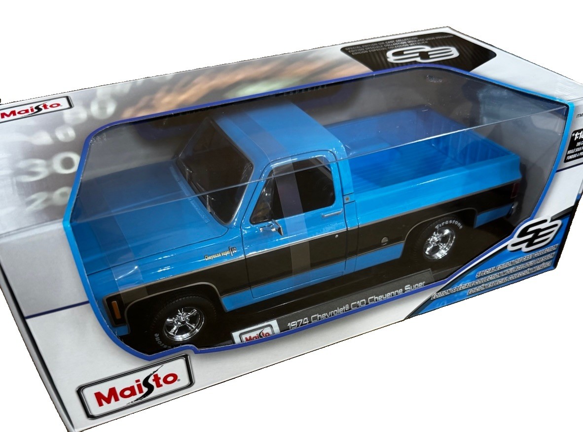 Maisto Chevrolet C10 Cheyenne Super 1974 1:18 Diecast Blue/Black Boxed