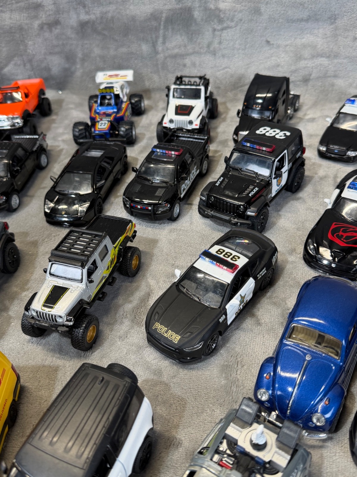 Lot of (32) Diecast KINSMART & Other Pull Back Car ~ GREAT STARTER COLLECTION~