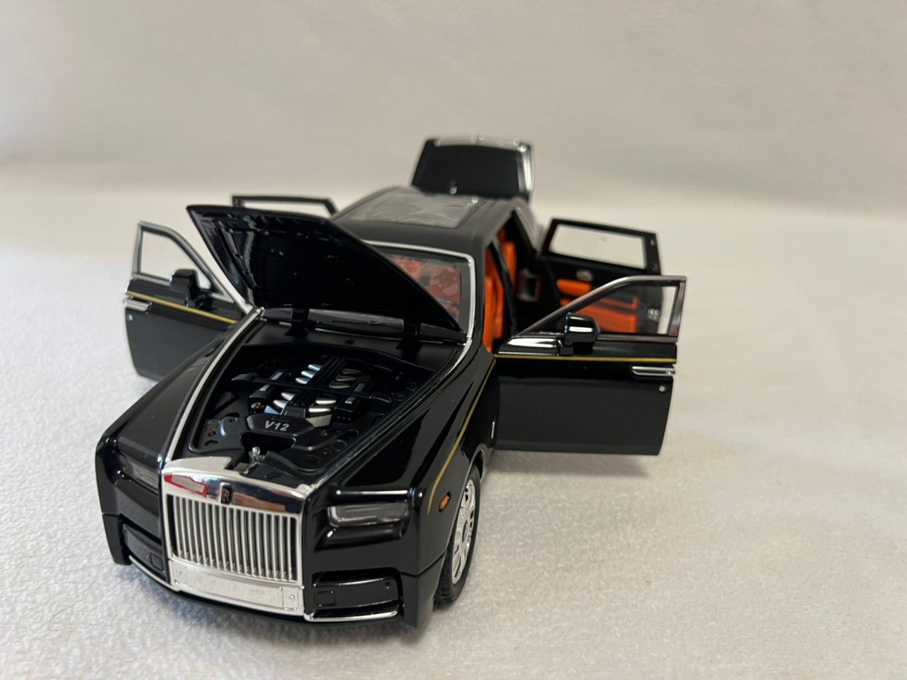 Rolls Royce Phantom Model/Diecast Car 1:18 Scale