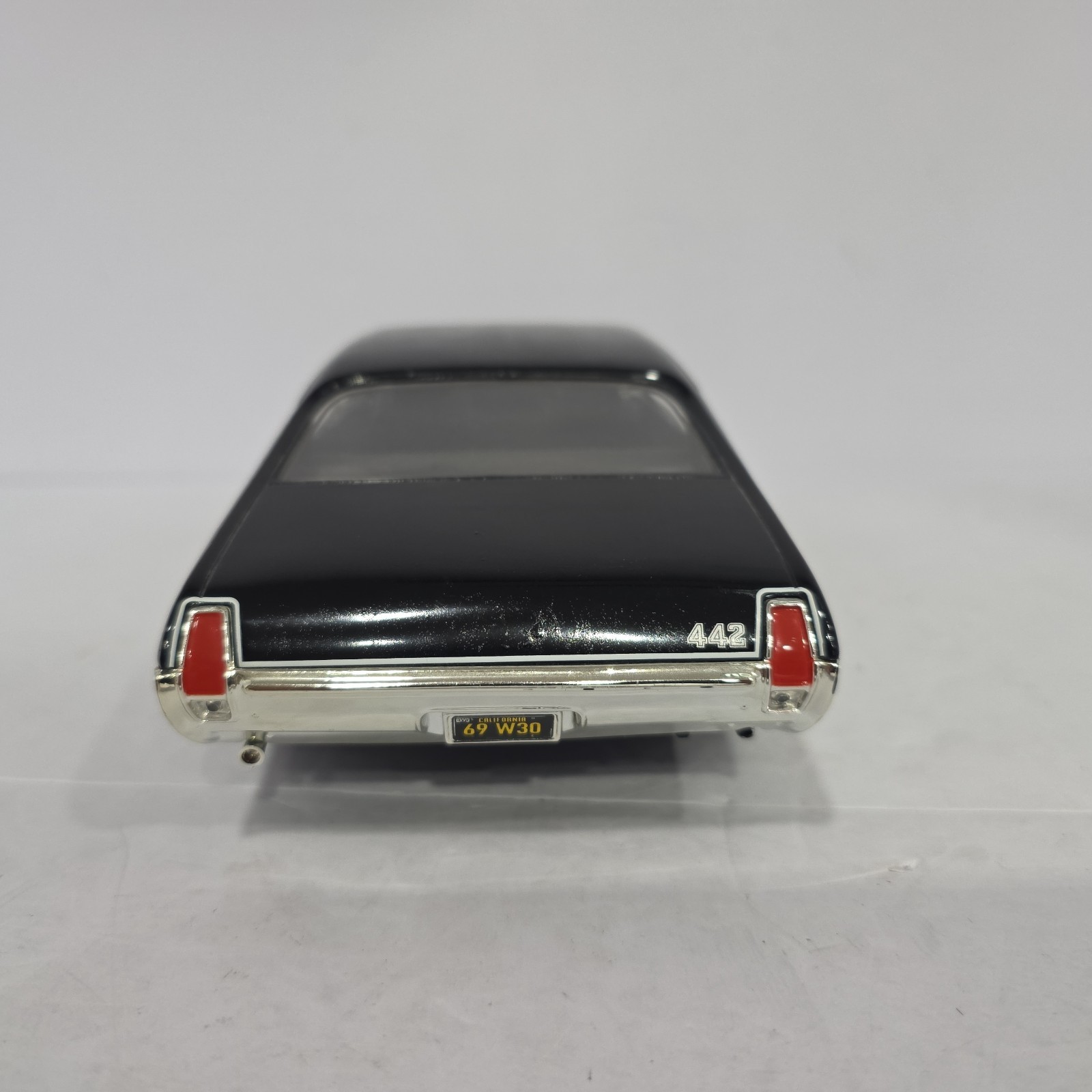 Ertl – 1969 Oldsmobile 442 W-30 Black – 1:18 Diecast – No Box