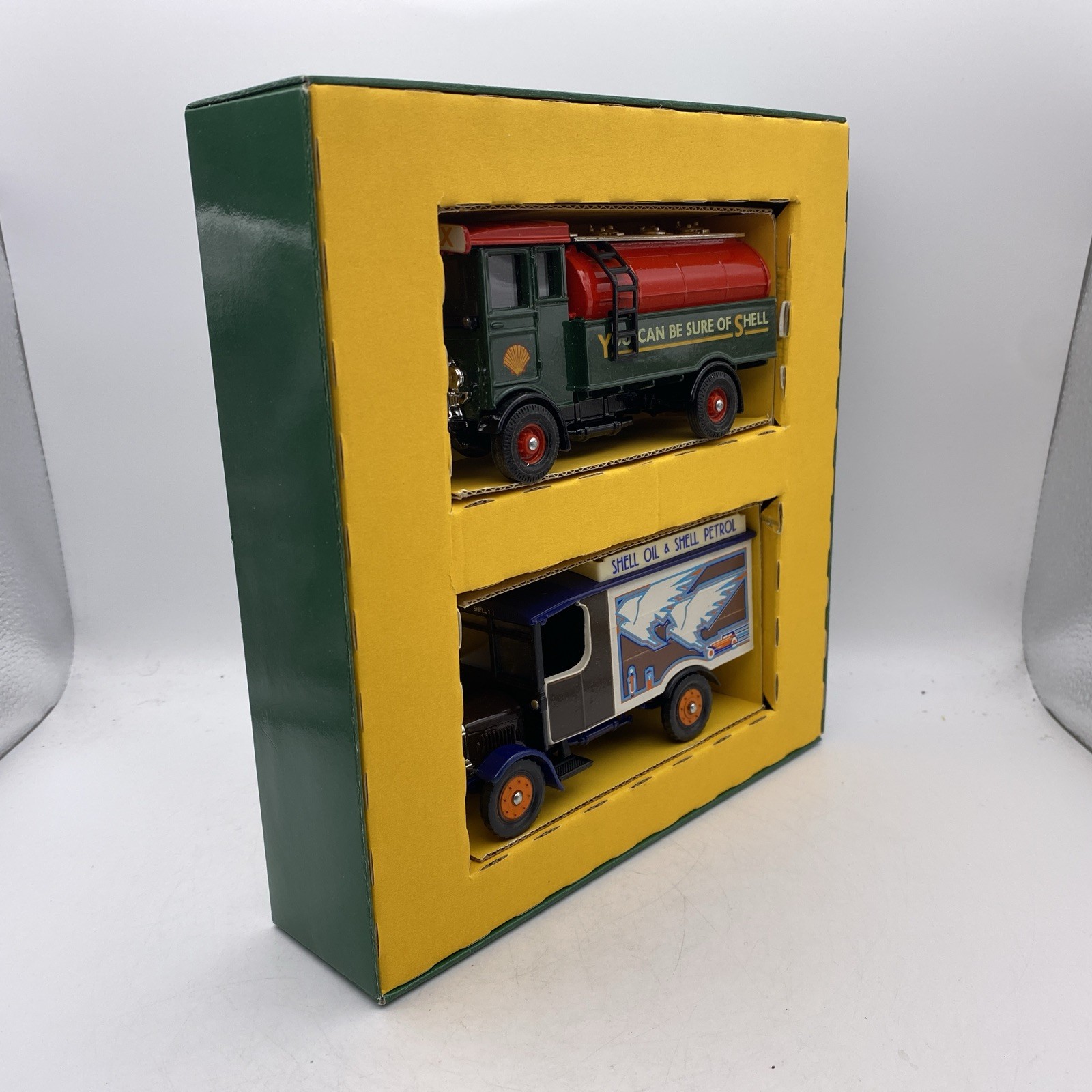 Corgi D9/1 AEC Tanker & Thorneycroft Van – Shell – Limited Edition – Boxed