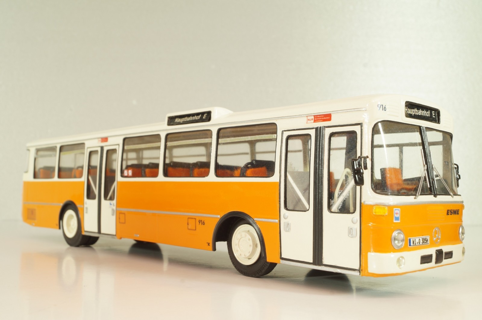 Mercedes-Benz O 305 ESWE Hauptbahnhof 1967, orange/white, Vector Models 1:43
