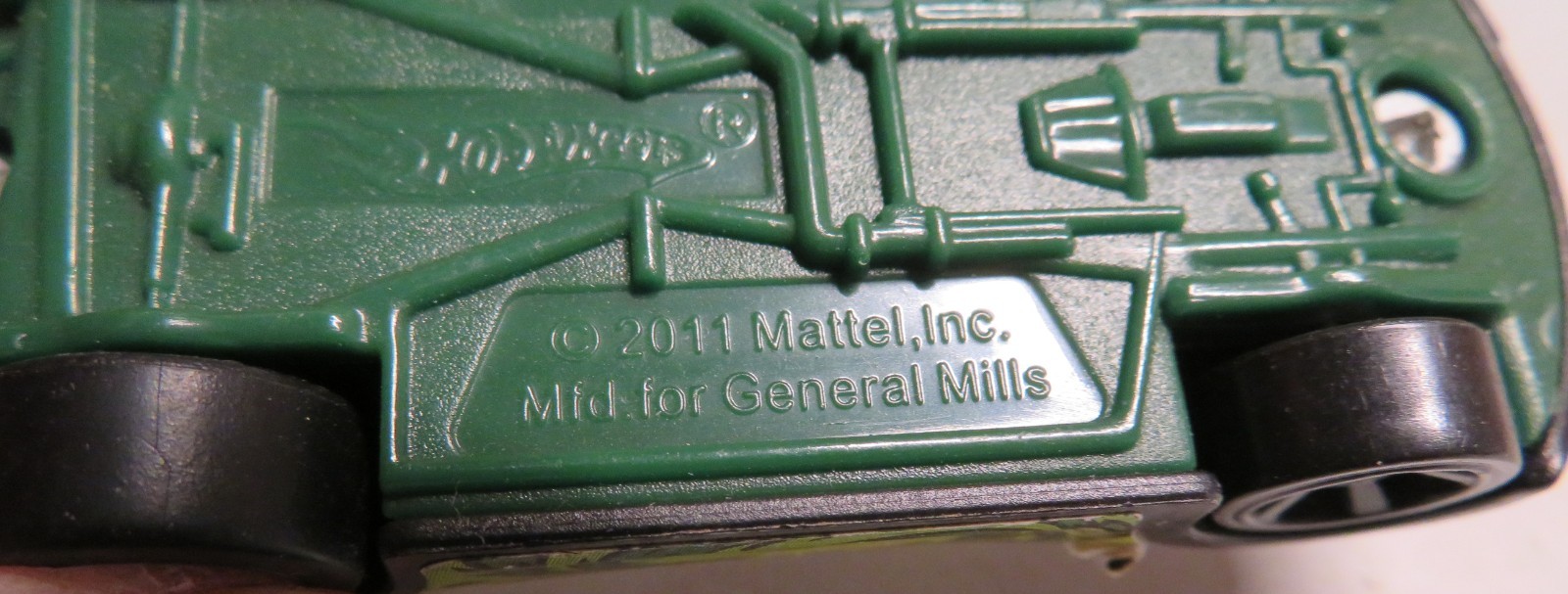 Hot Wheels Mattel General Mills Black Green Pullback Action Plastic Car 2011 GUC