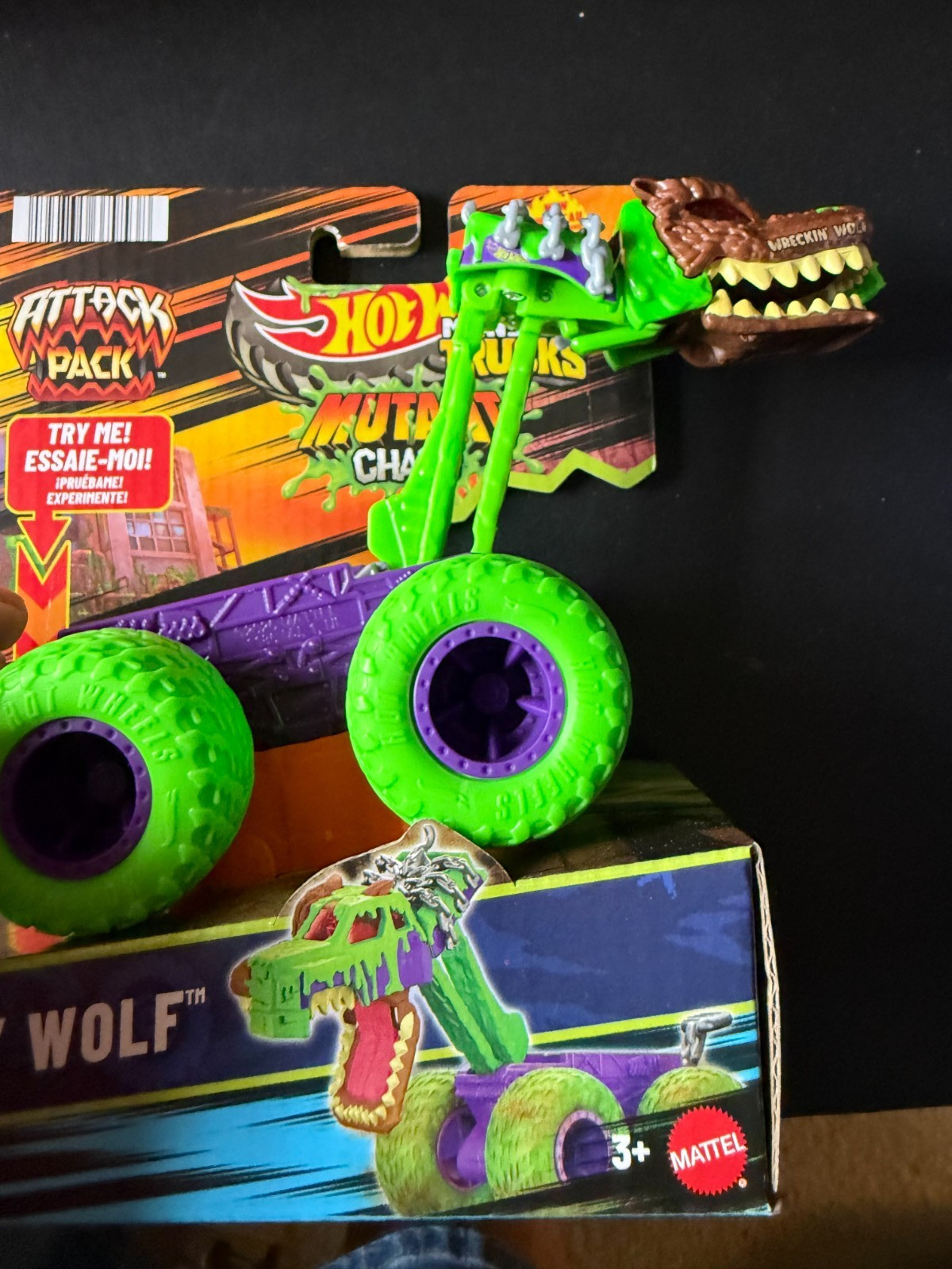 Hot Wheels Monster Trucks Attack Pack Wreckin’ Wolf