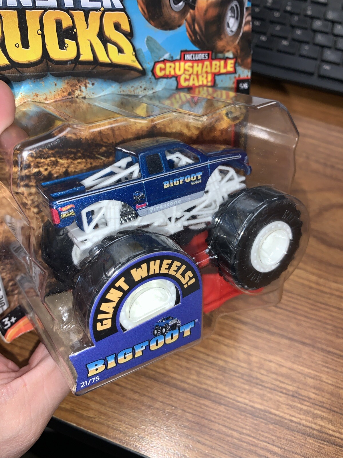 2020 Hot Wheels Monster Trucks Live Bigfoot Giant Wheels with Crushable Car