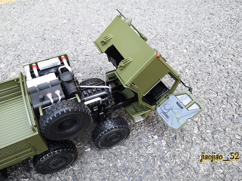 1/24 SHACMAN CTZ191 SX2306 8×8 Off-road Military Personnel Carrier Truck Model