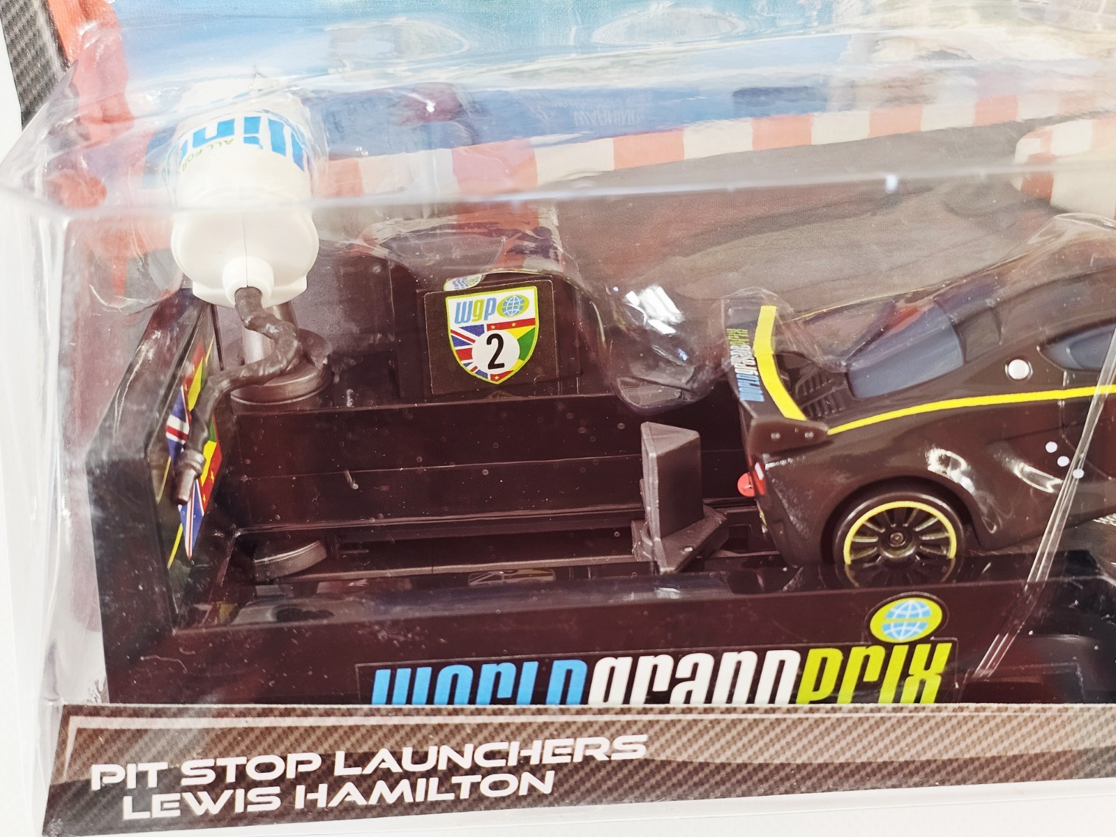 Disney Pixar Cars 2 Pit Stop Launchers Lewis Hamilton Launch & Race 2010 New NOS