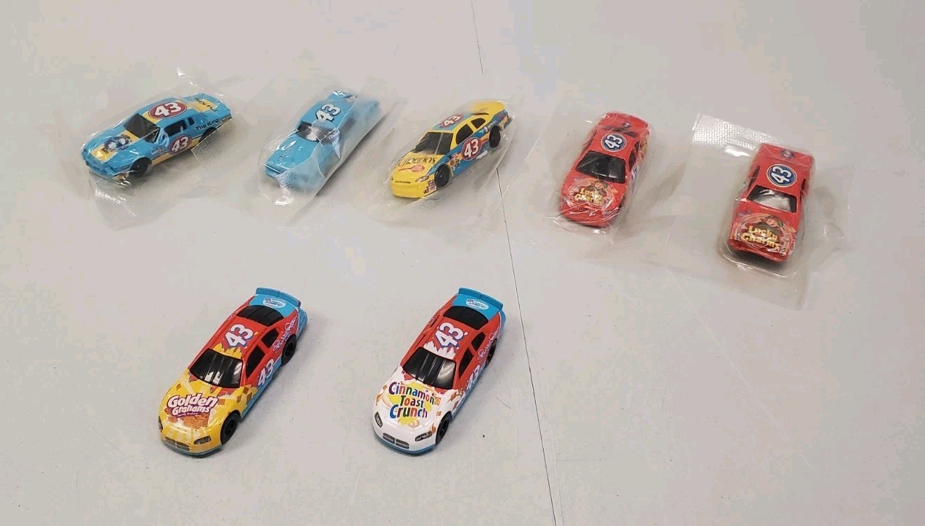 Hot Wheels #43 Richard Petty General Mills Cereal Diecast Cars Lot 1:64 NASCAR