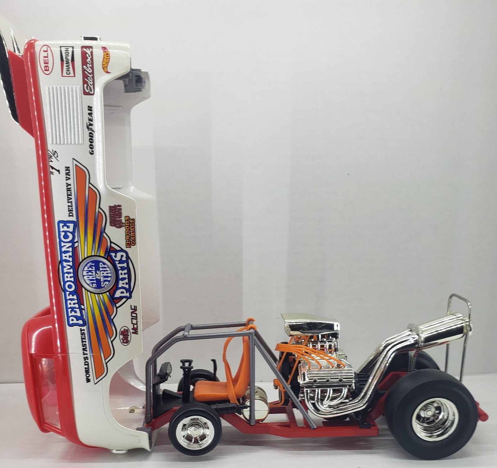 Red & White Volkswagen Bus Dragster by HotWheels [kw356]