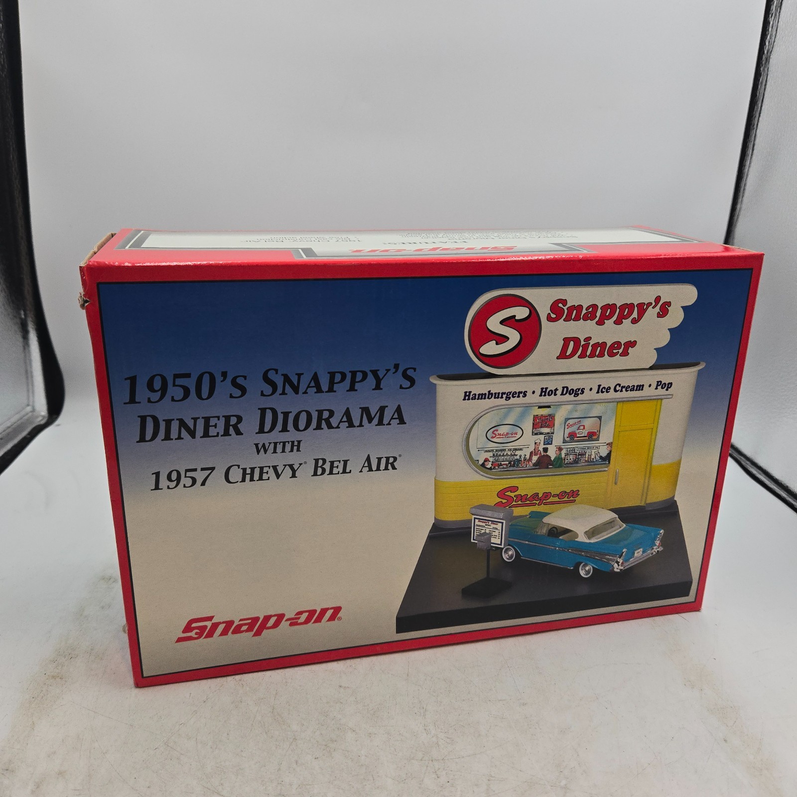 SNAP ON TOOLS RARE Snap-on 1950s Snappy’s Diner Diorama 1957 Chevy – READ DESC
