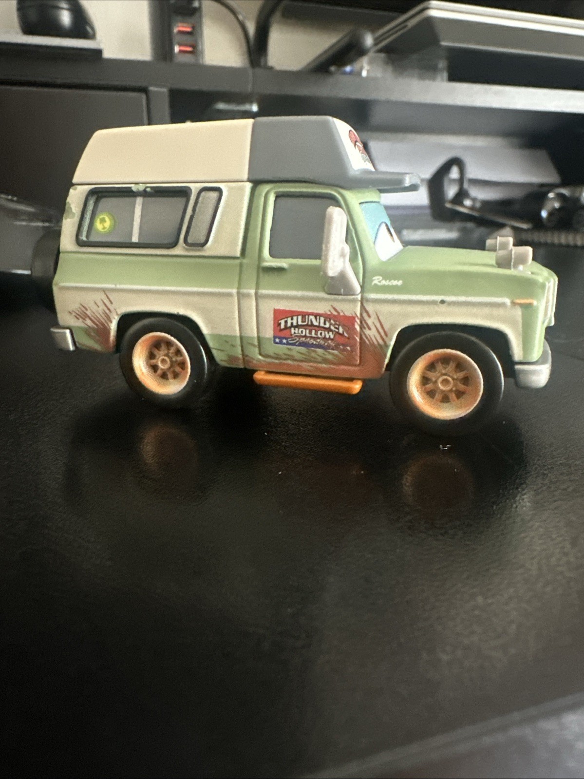 Disney Pixar Cars Roscoe Deluxe Thunder Hollow Diecast