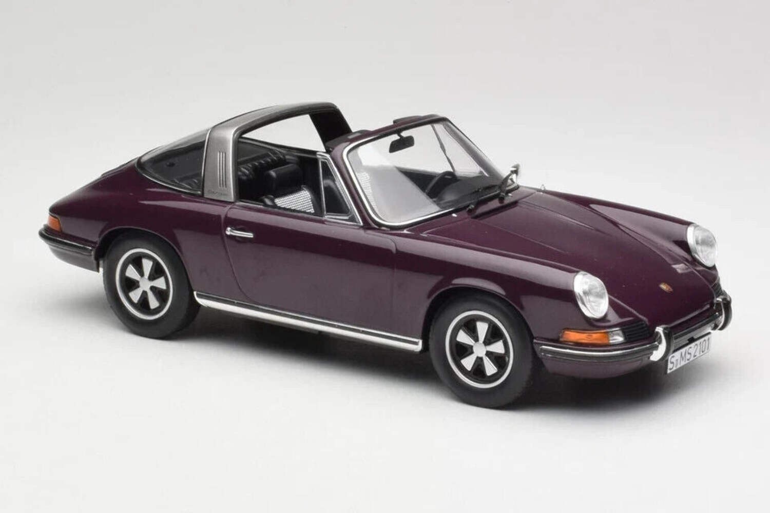 Norev 1971 Porsche 911 T Targa (Removable Top) Violet 1:18 187644