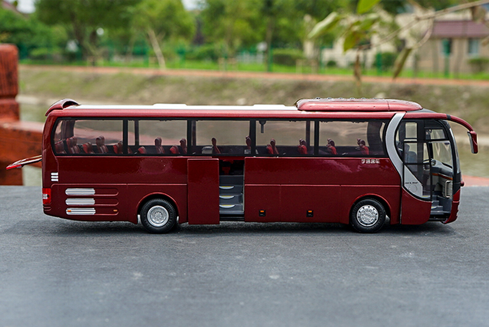 1/42 Scale MAN Lion’s Star Bus Diecast car Toys YuTong Bus ZK6120R41