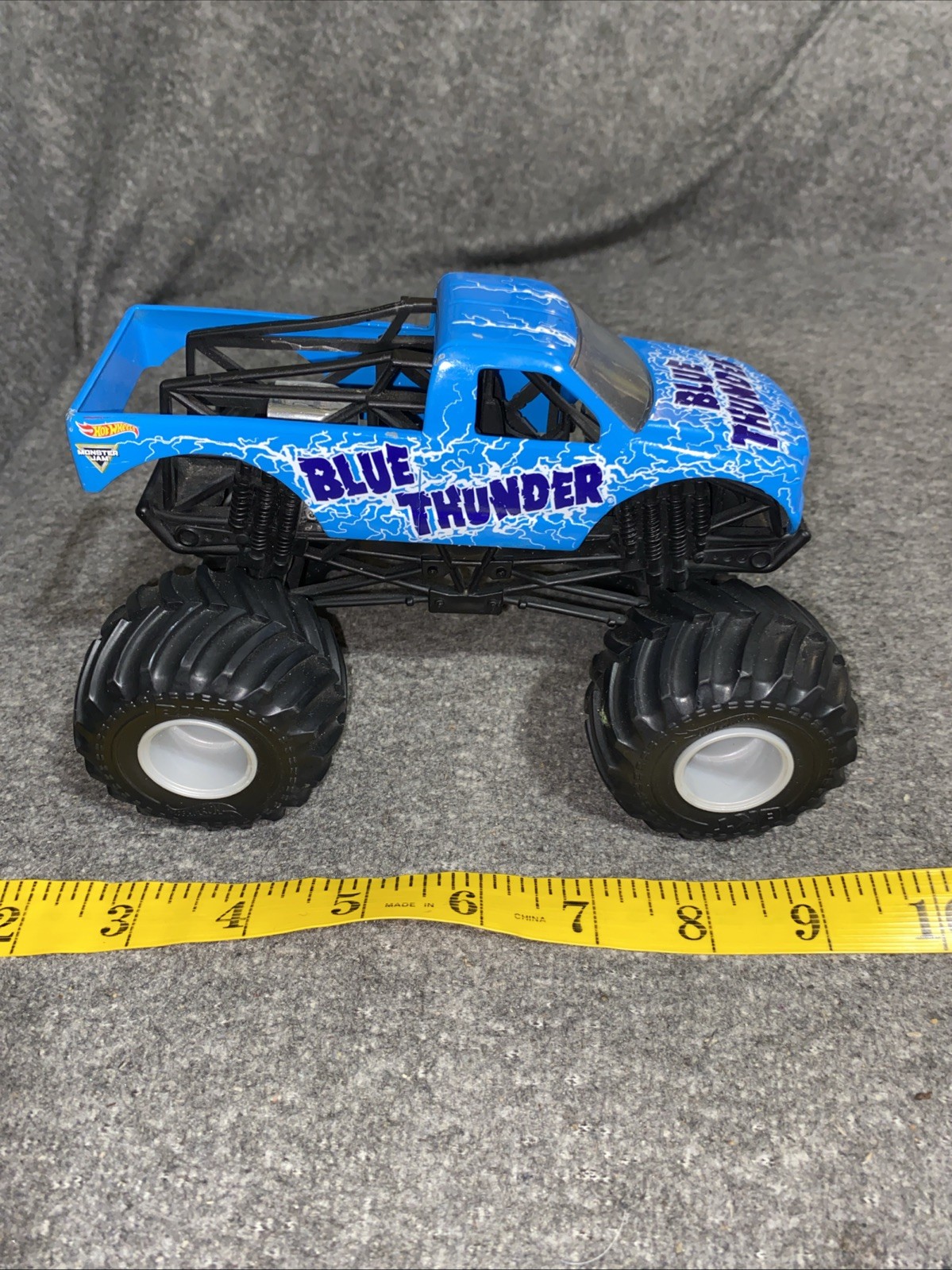 2016 Hot Wheels Monster Jam Truck BLUE THUNDER Light Blue 1:24 scale Diecast