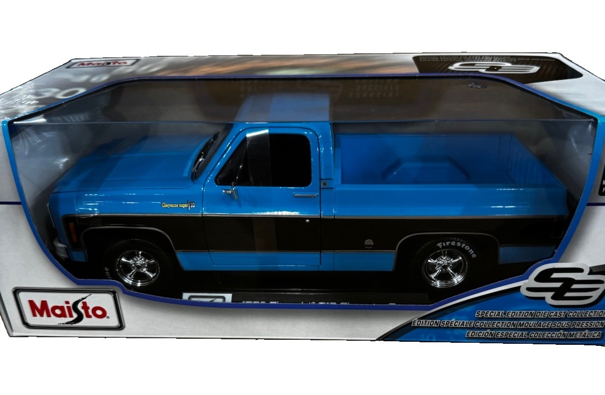 Maisto Chevrolet C10 Cheyenne Super 1974 1:18 Diecast Blue/Black Boxed