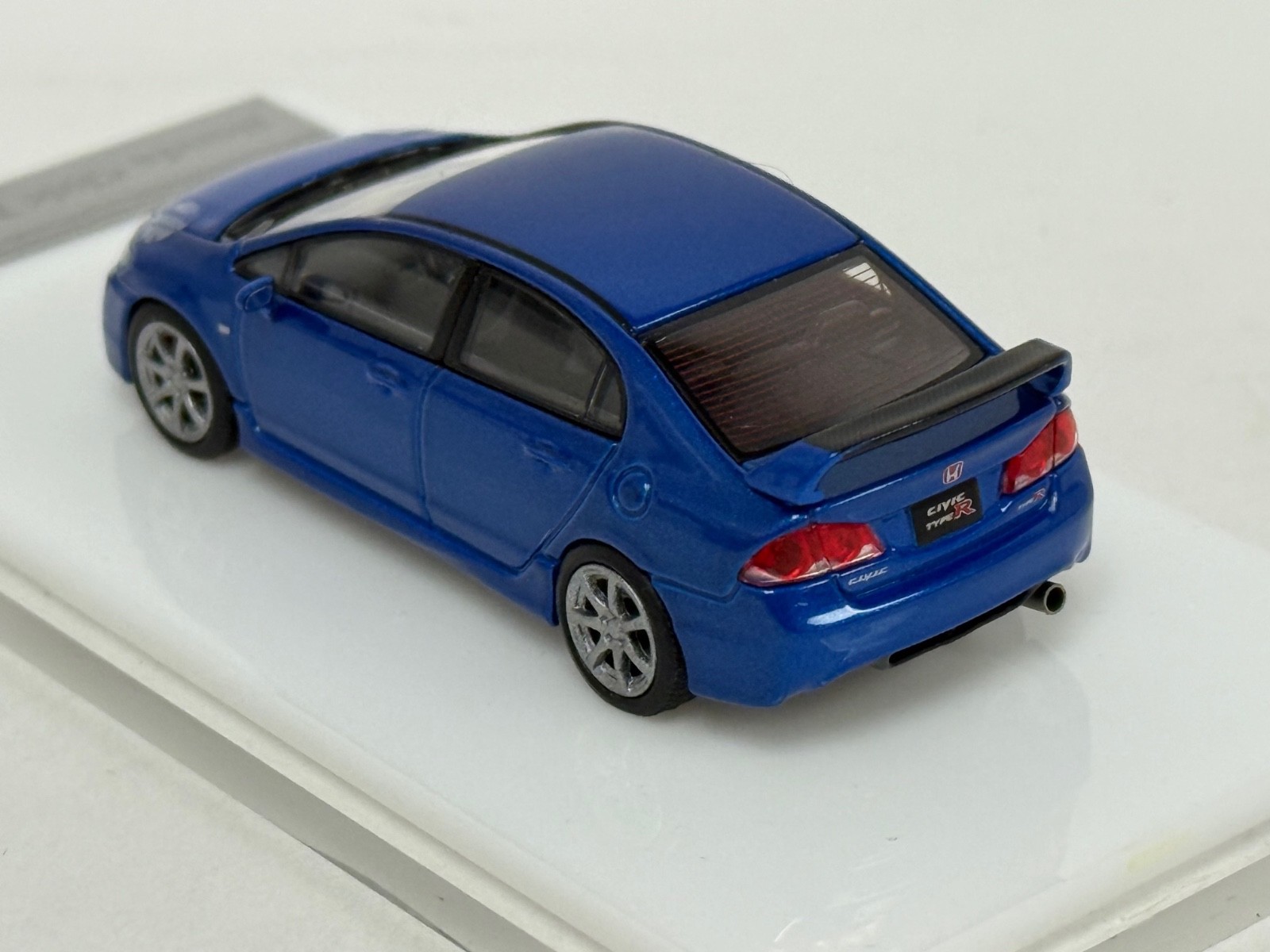1/64 Motorhelix Honda Civic Type R ( FD2 ) in Pearl Blue. MIX 2. LAST ONE