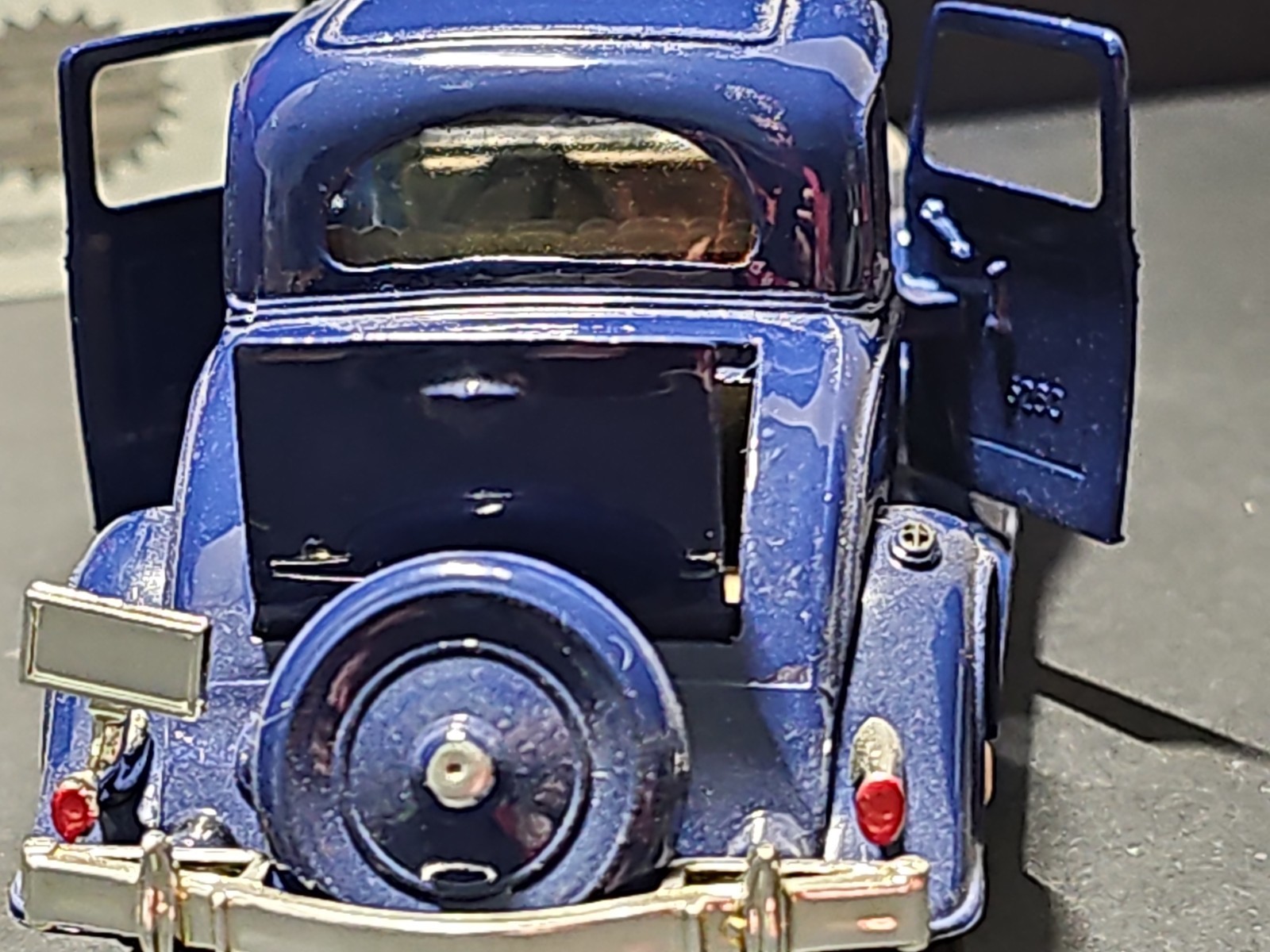 1:32 National Motor Museum Mint 1933 Chevy 5 Window Coupe 1:32 Diecast New-Ray