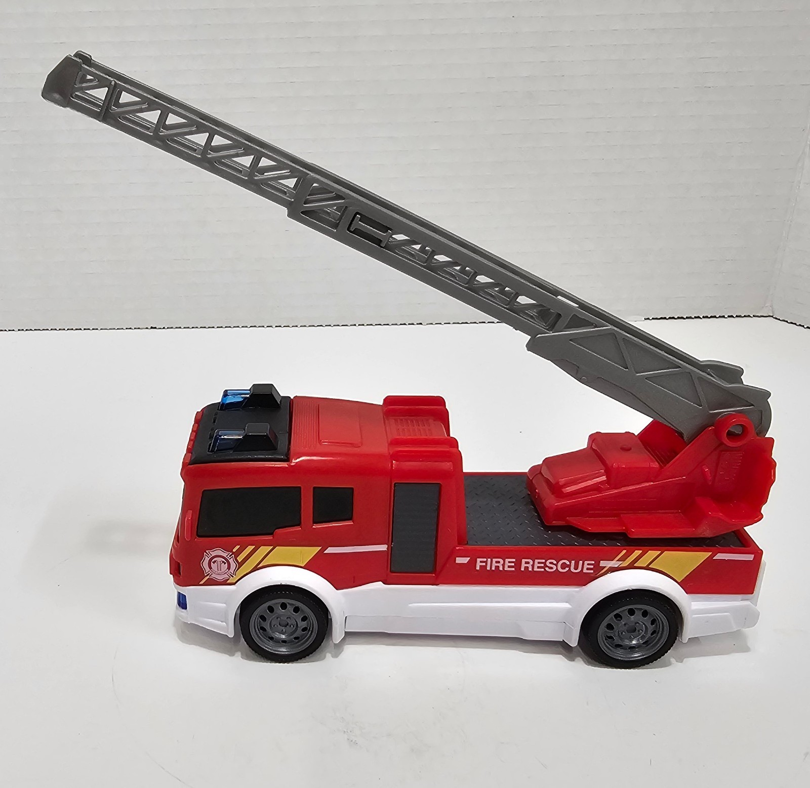 Vtg Dickie Toys SOS Rescue Center Call Center 4 Vehicles Fire Police Ambulance