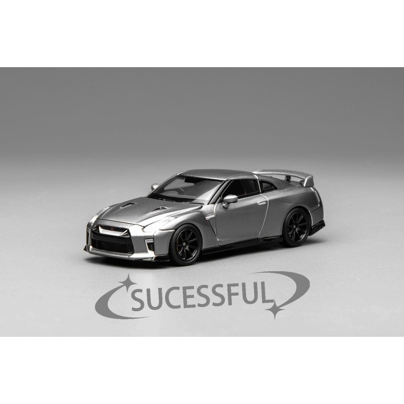 Motorhelix 1:64 R35 GT-R NISMO Track Edition Diecast Model