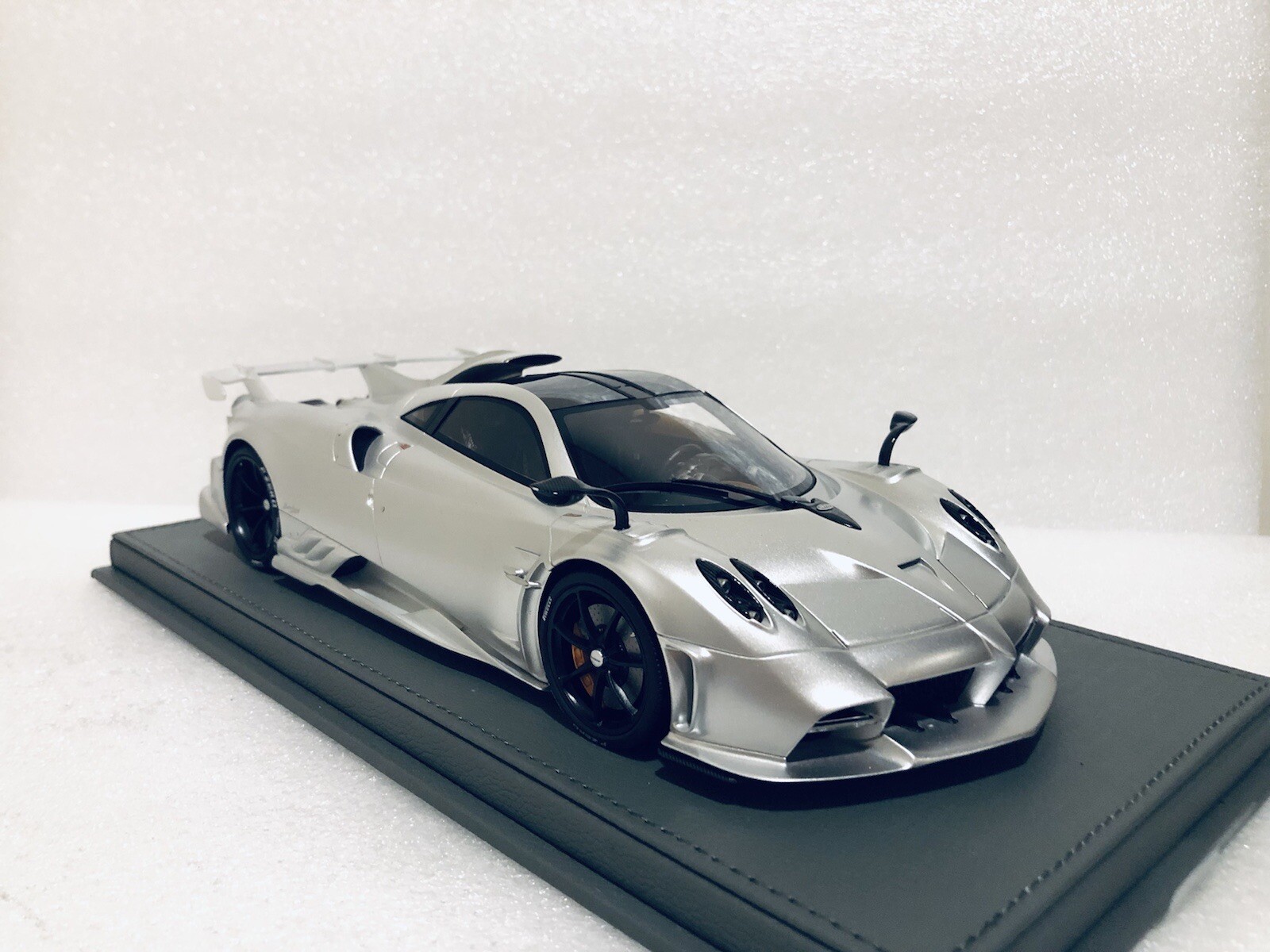 1/18 BBR Pagani Imola Titanium Matt Silver limited 200 PCs with case