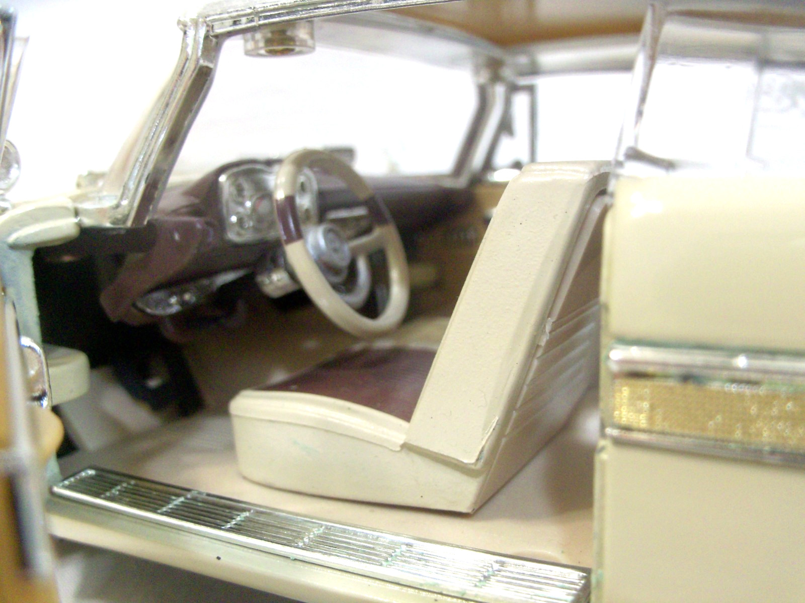 PLYMOUTH FURY 1958 MOTOR MAX 1/18TH SCALE*TLC