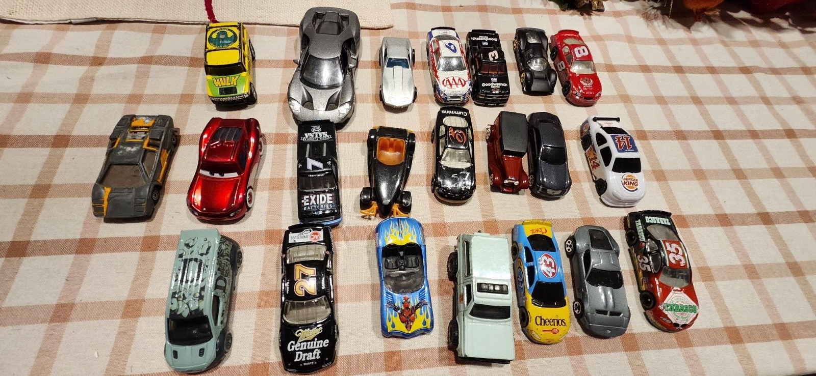 Random Die Cast Cars Bulk Lot Of 22 Please See Photos Maisto