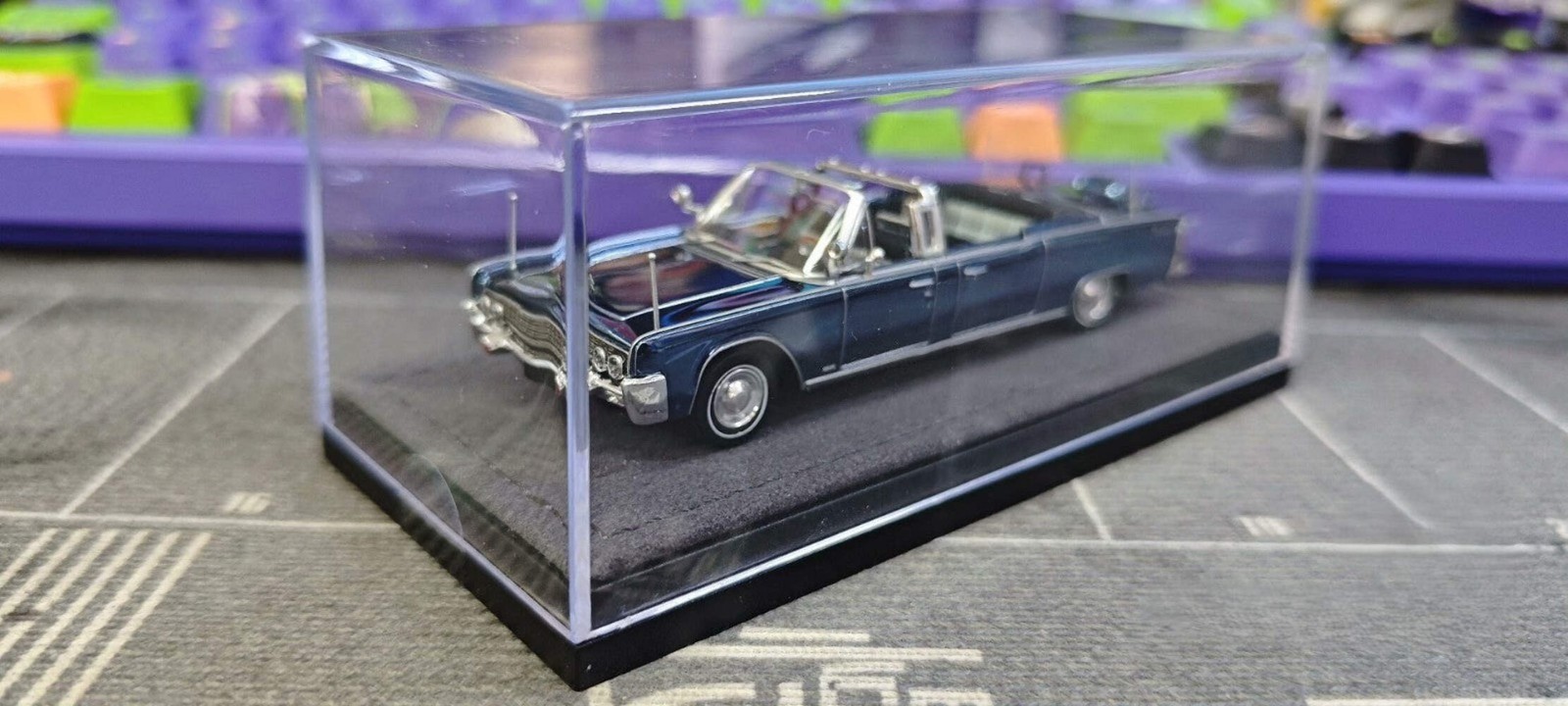 GOC Lincoln Continental SS-100-X JFK Presidential Car 1/64 Model