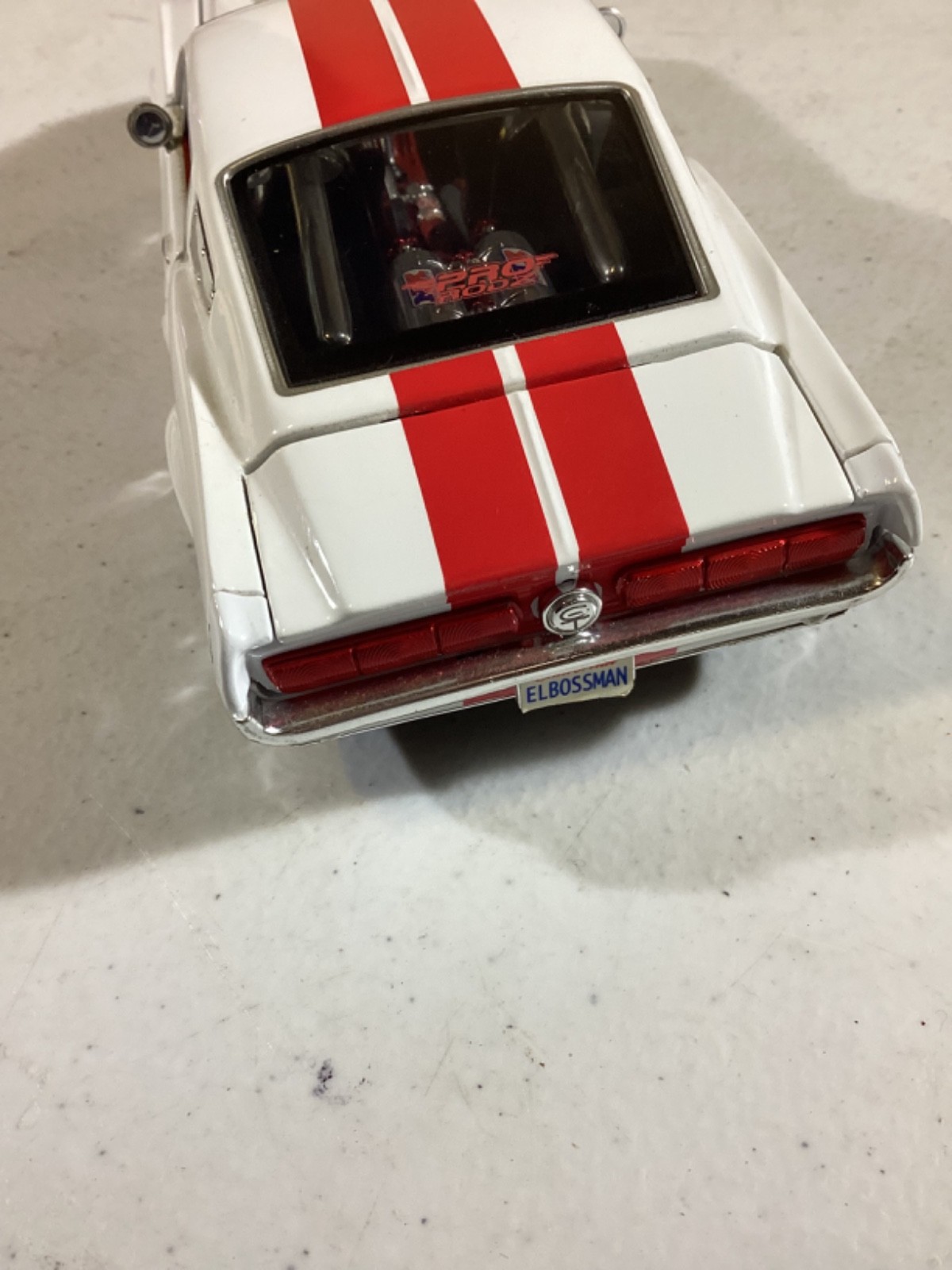 Maisto 1967 Ford Mustang GT 1:24 Diecast Model Car White/Red *No Box