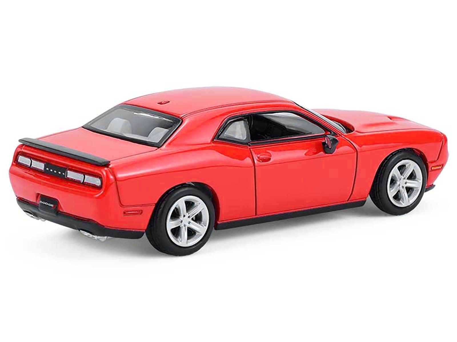 2016 DODGE CHALLENGER RT TORRED 1/64 DIECAST MODEL CAR BY GREENLIGHT 13370 D