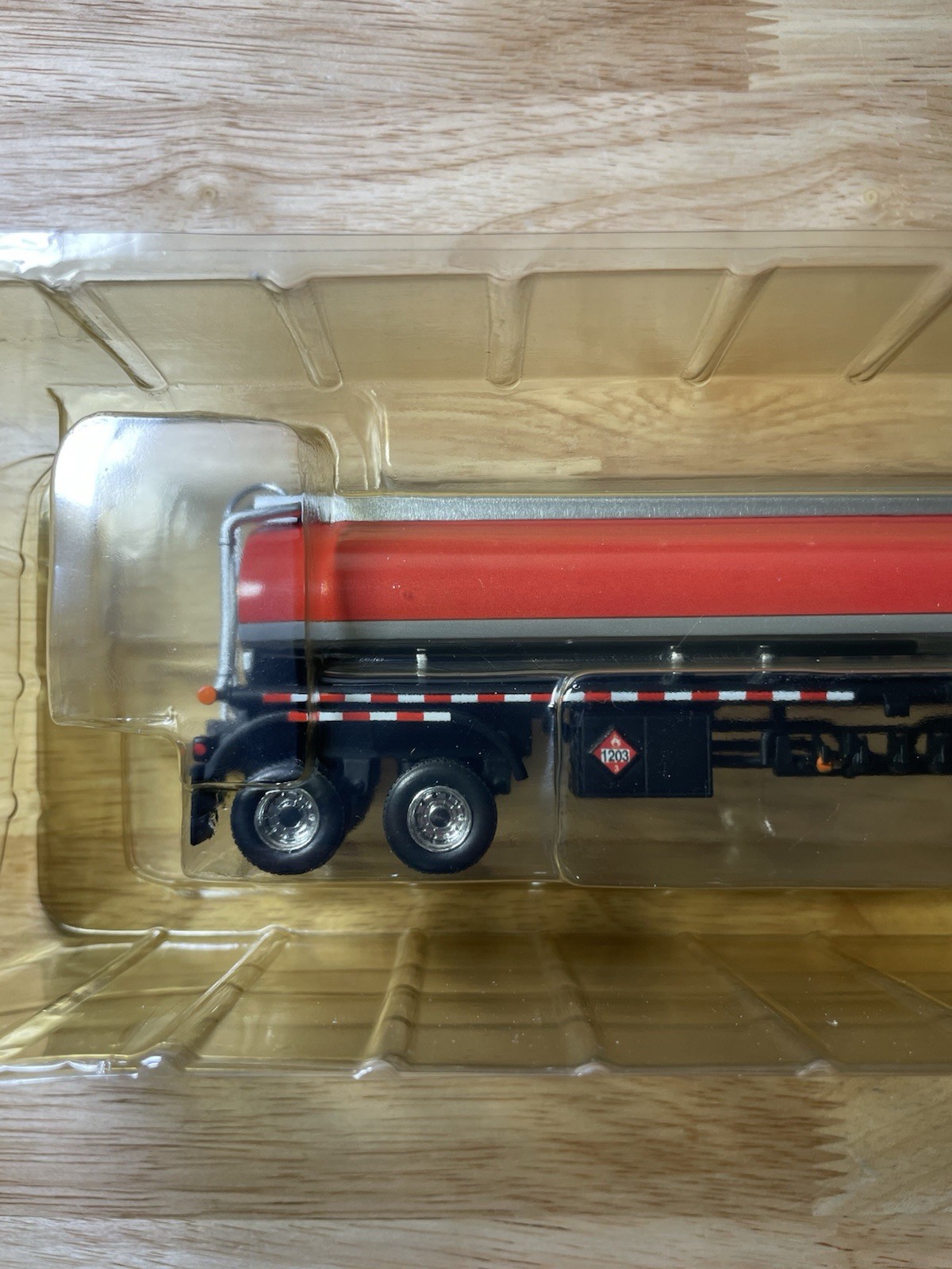 First Gear 1:64 Scale – 76 Fuel Tank Trailer Missing Truck – ( 60-0279 ) In Box