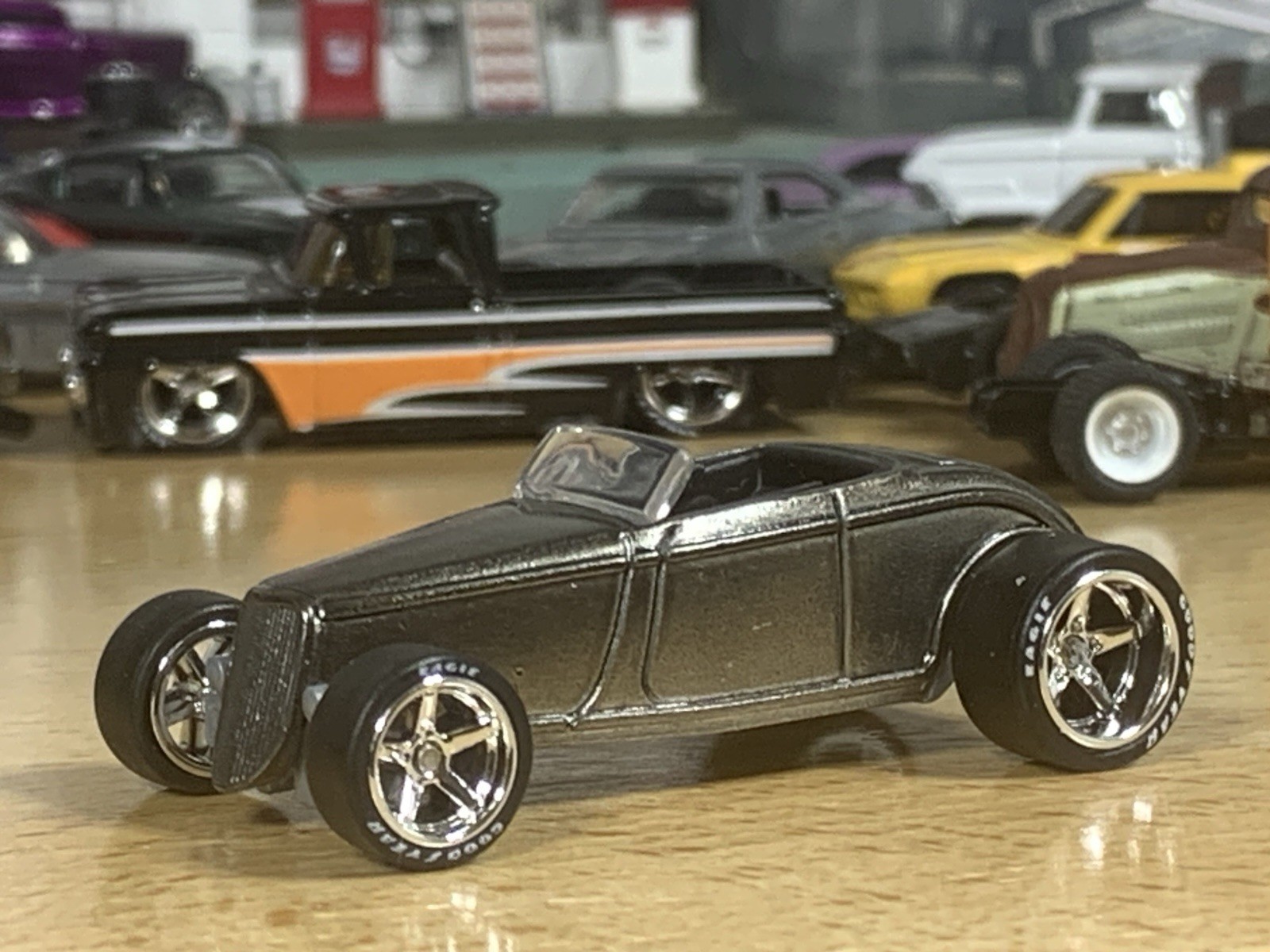 Hot Wheels Zinc Plated Gunmetal Smoke Custom ’32 Ford Roadster with Wheel Swap