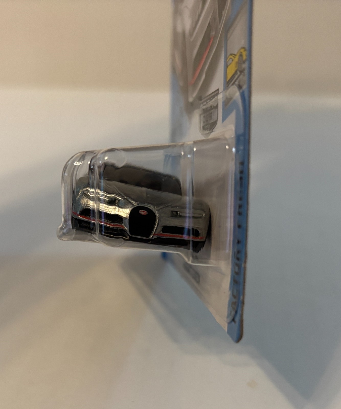 Hot Wheels ZAMAC 16 BUGATTI CHIRON Factory Fresh Walmart Exclusive Crack Blister