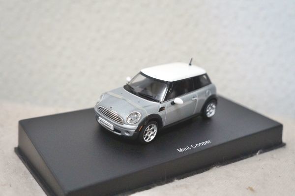 Autoart Mini Cooper 2006 1/43 Car