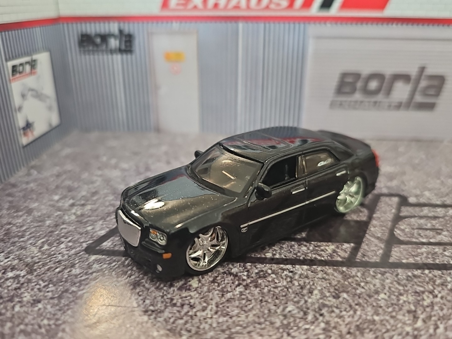 Maisto Playerz 1/64 2005 Chrysler 300C Hemi