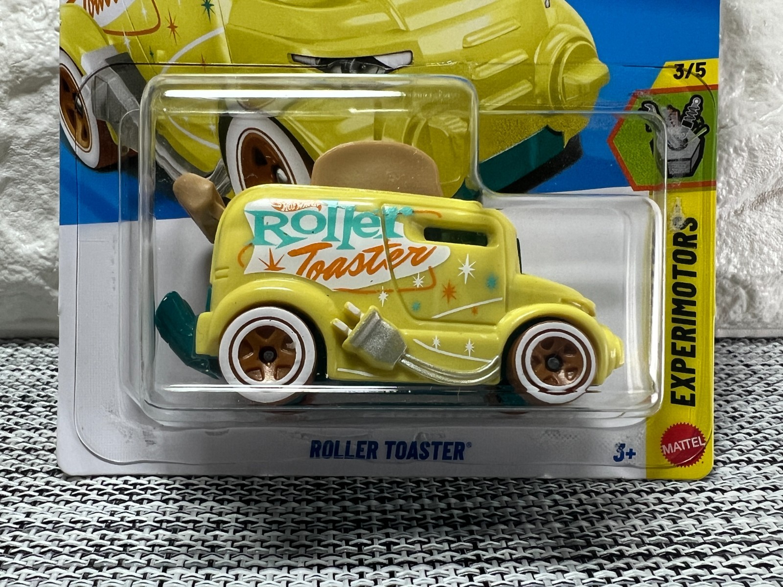 Hot Wheels Experimotors 3/5 Roller Toaster 39/250 Special Feature Yellow