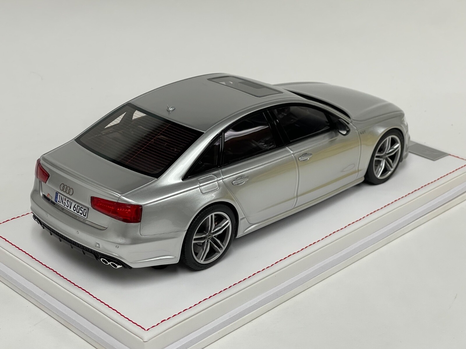 1/18 Ivy Models Audi S6 in Florett Silver Metallic Leather Base limited 39 pcs