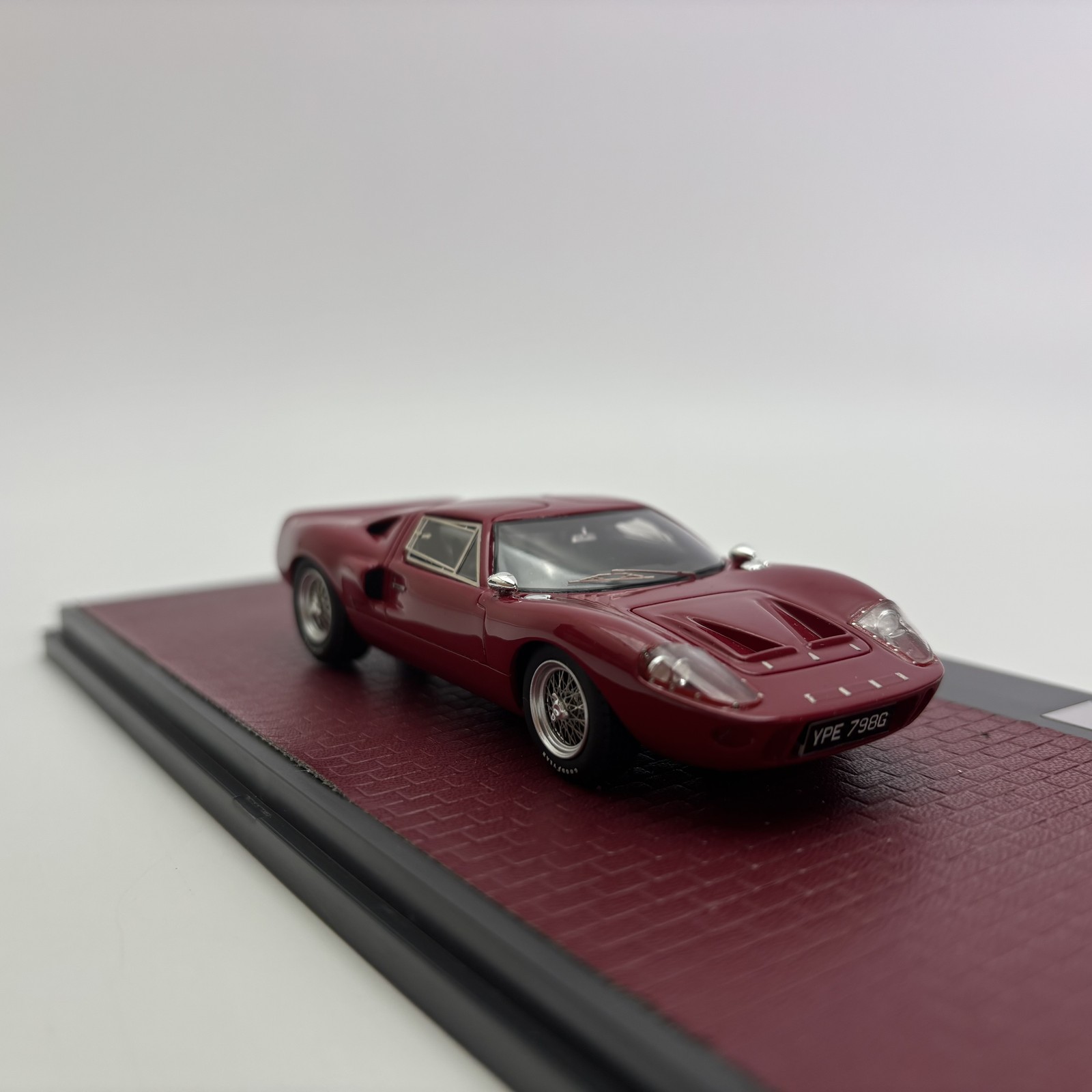 Matrix 1/43 1967 Ford GT40 MkIII Red Resin Car Model