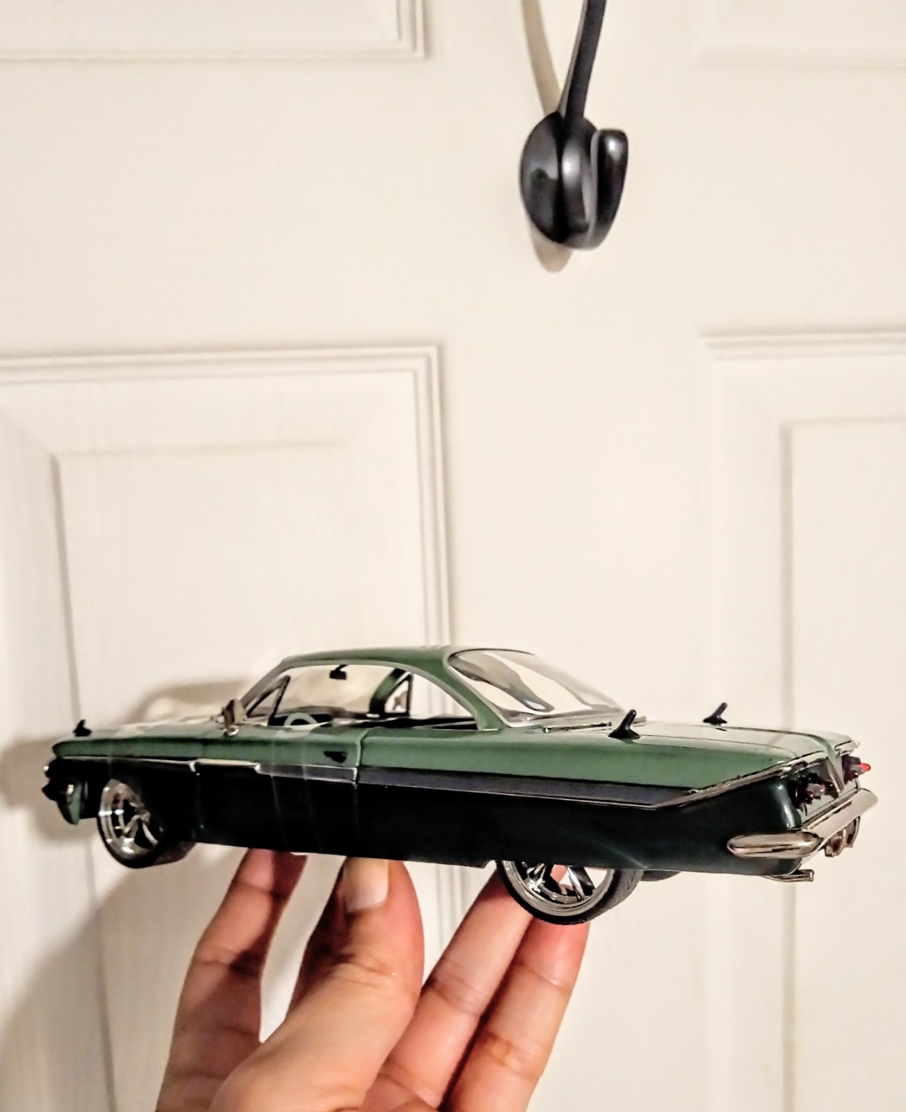 Jada Toy Collectors Club 1:24 Scale 1961 Chevy Impala Model Green Diecast Loose