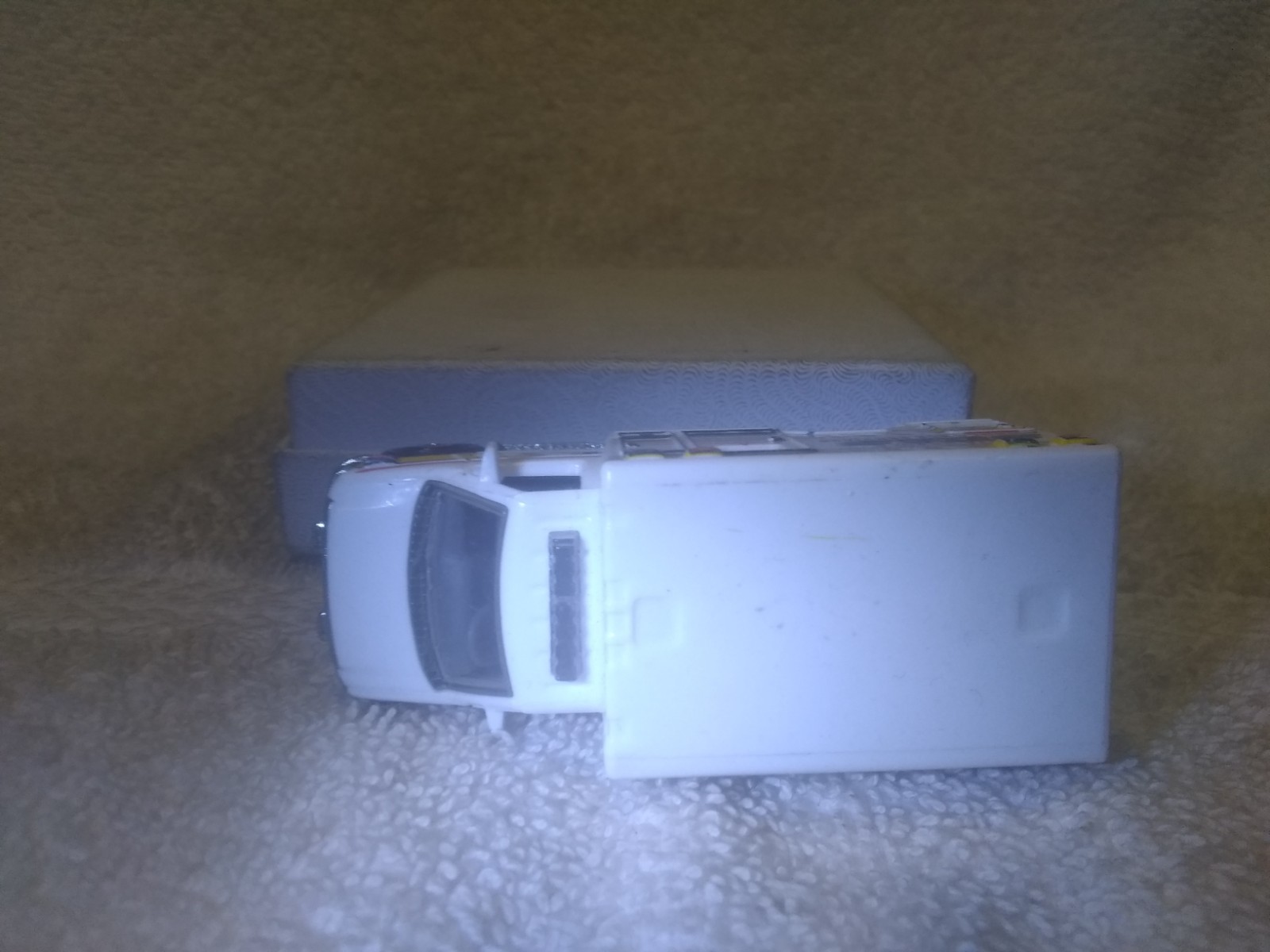 Mattel Matchbox 2009 Ford E-350 Ambulance Santa Ursula Great Condition