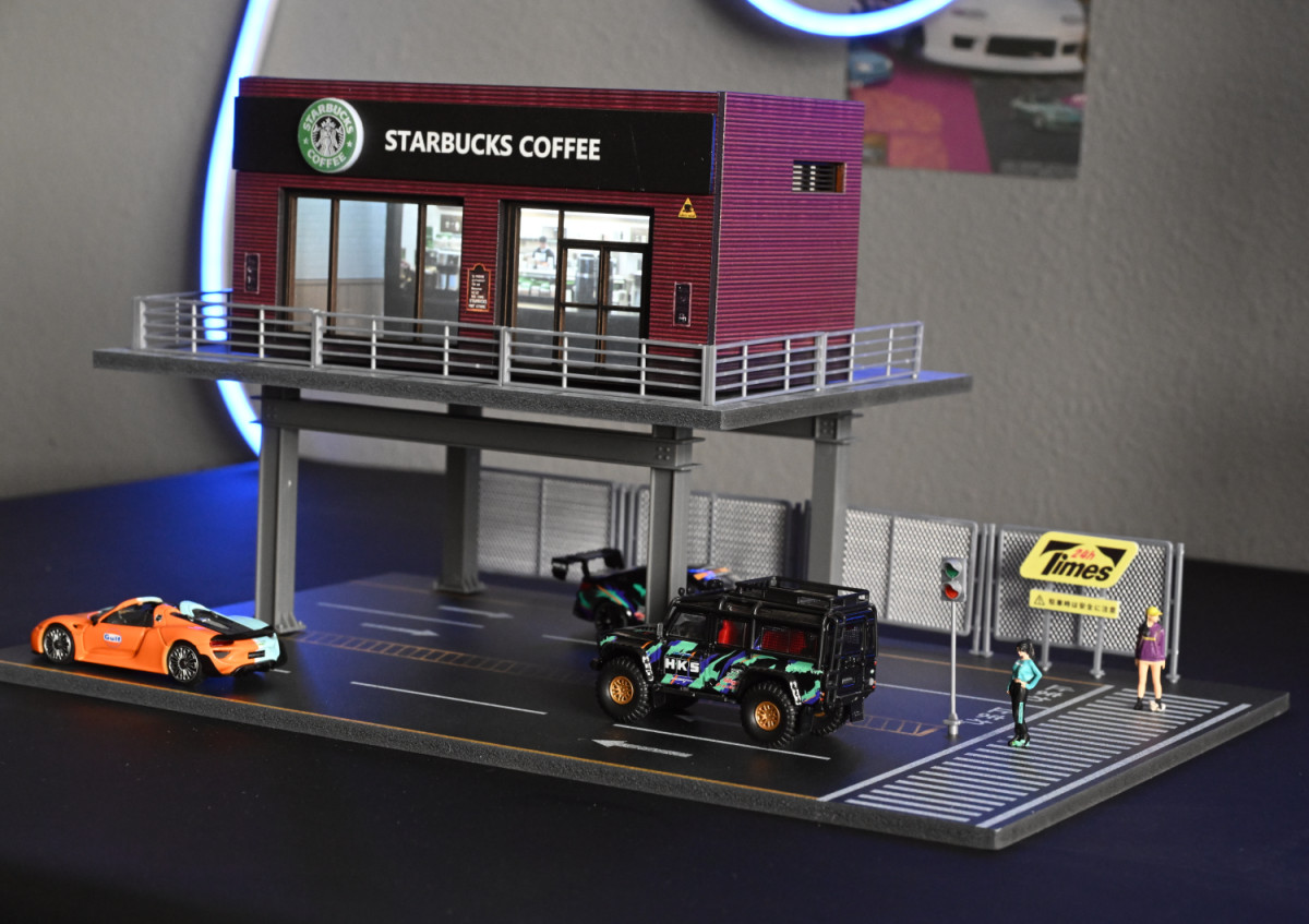 US Diorama 1:64 Die-Cast Car Garage Model City Street Repair Building Gift Scene