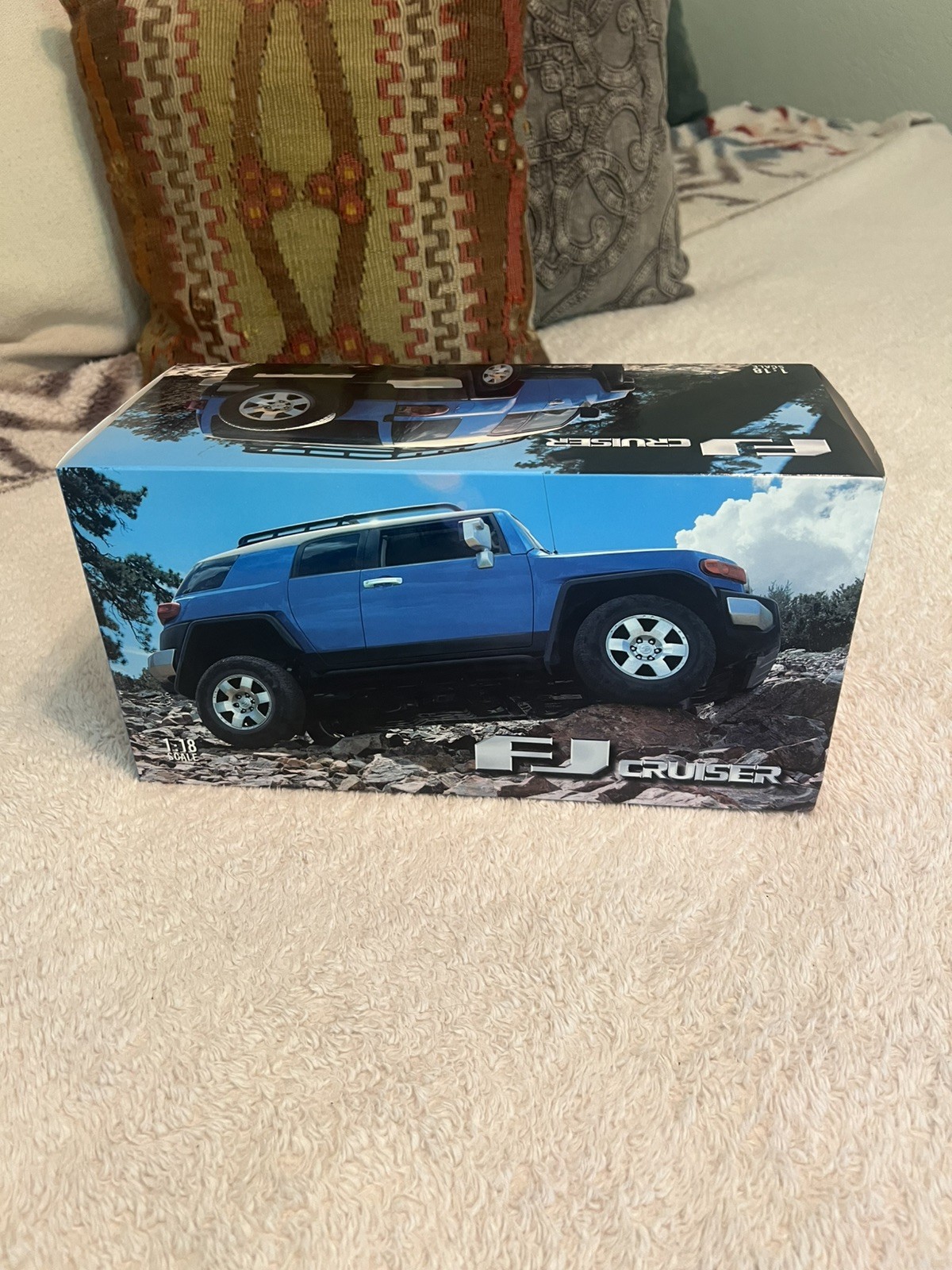 1/18 AutoArt Toyota FJ CRUISER- Rare Blue- Dealer Edition With COA