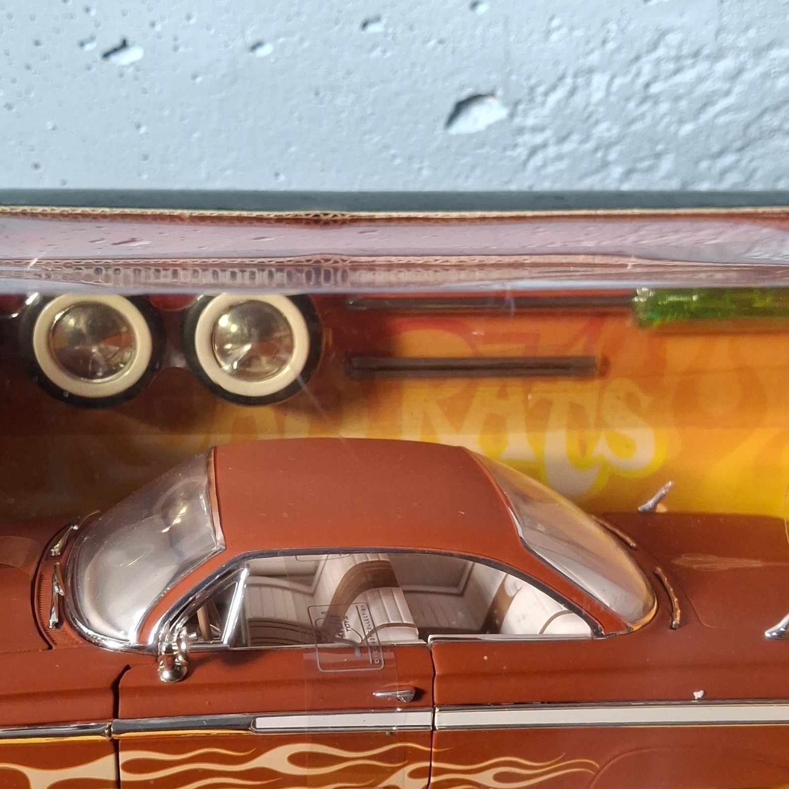 Jada Toys Road Rats ’61 Chevy Impala 1:24 Orange/Flames – NIB (Read Description)
