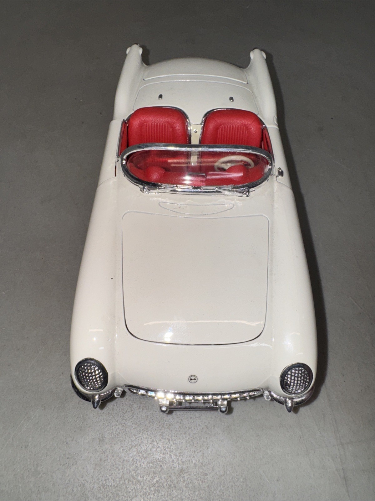Mira Golden Line 1953 Chevrolet Corvette 1/18 White