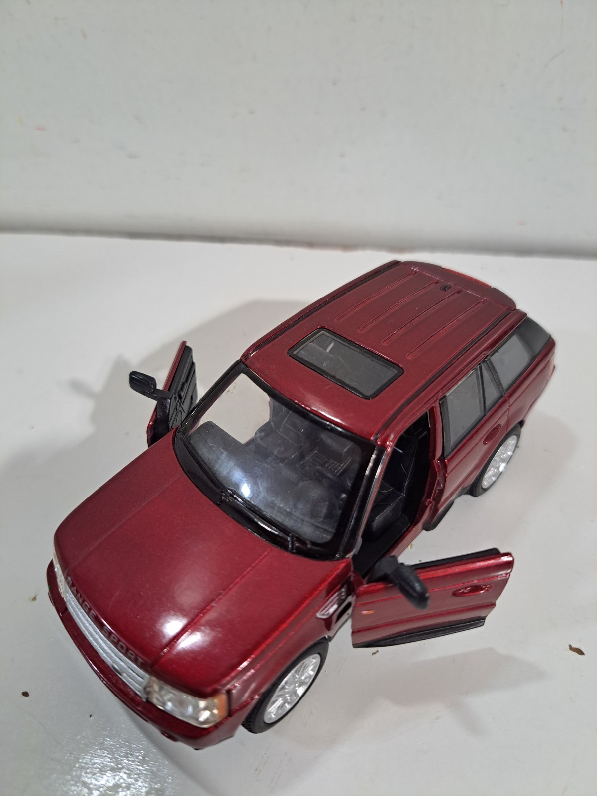 Kinsmart Die Cast 1:38 Range Rover Sport Supercharged Luxury SUV