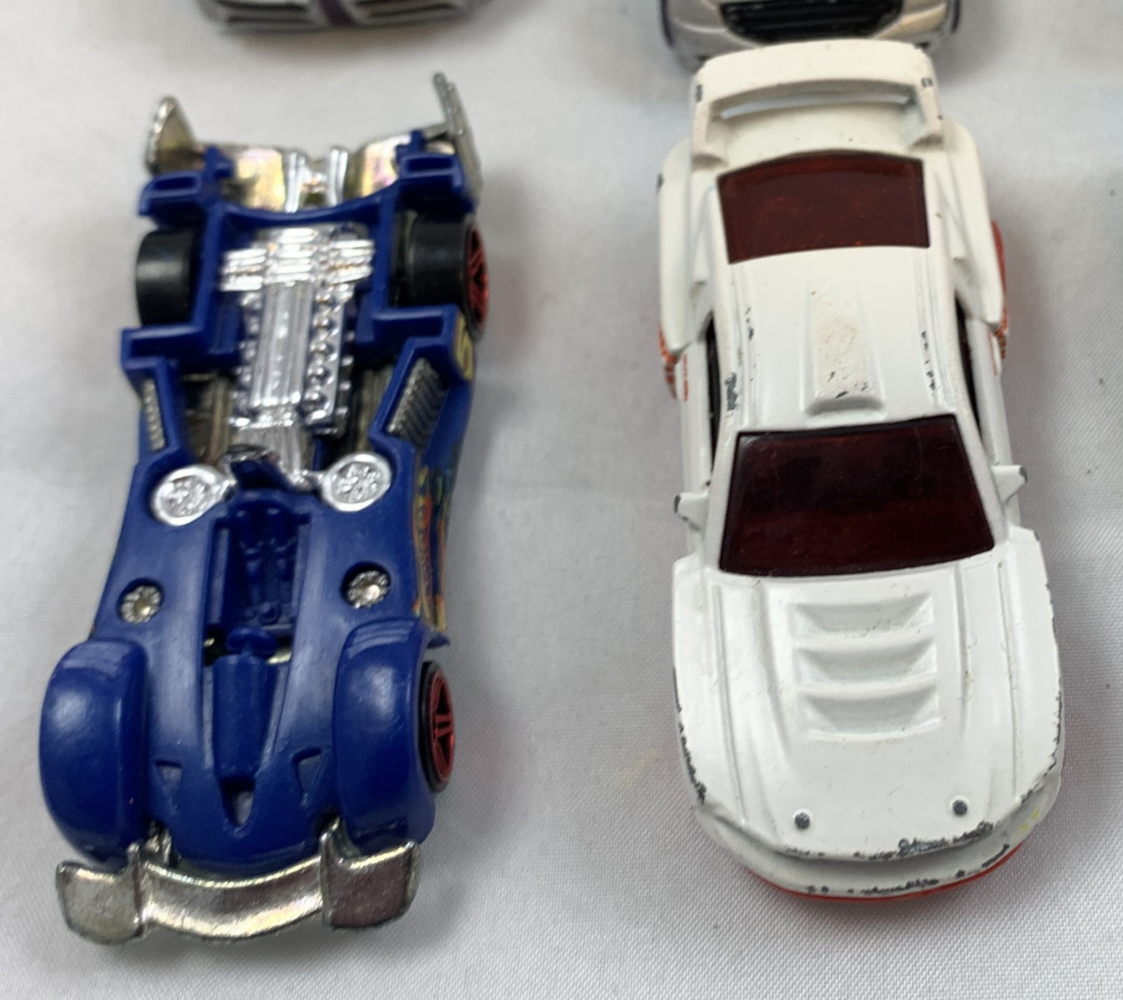 Mattel Hot Wheels Bundle 20 Cars Collection Batmobile AcceleRacers Piledriver